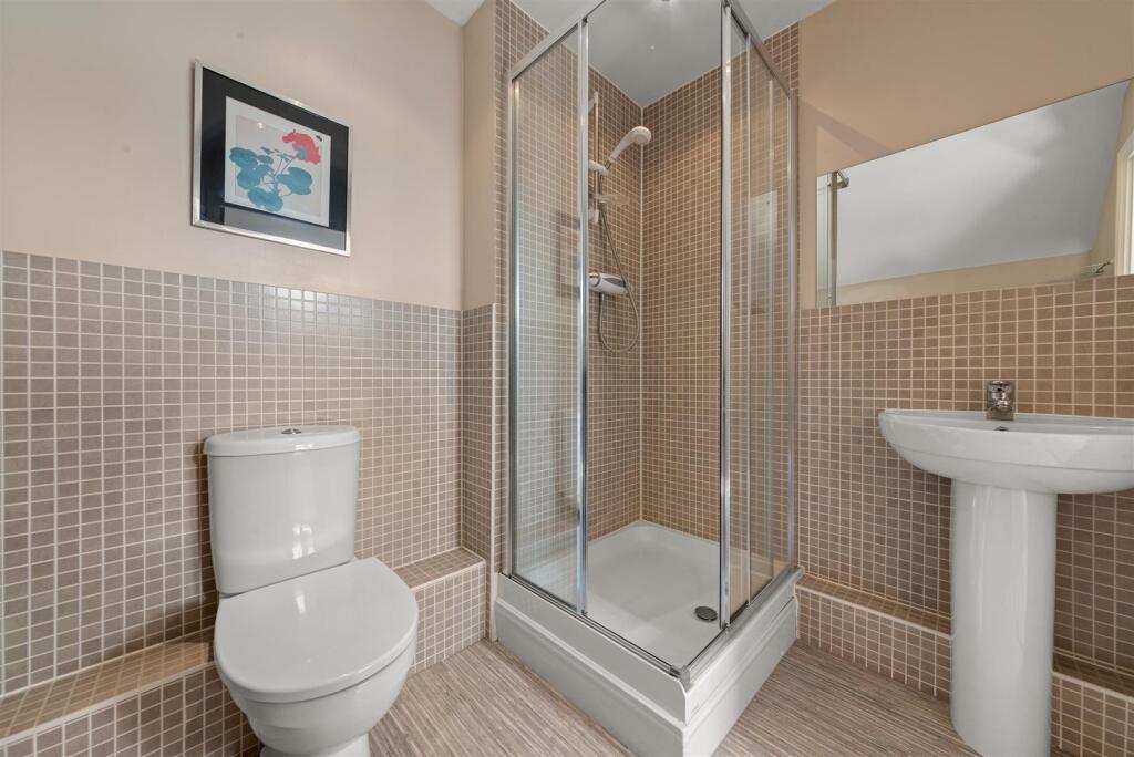 3 Childsbridge Farm Place 6.jpg