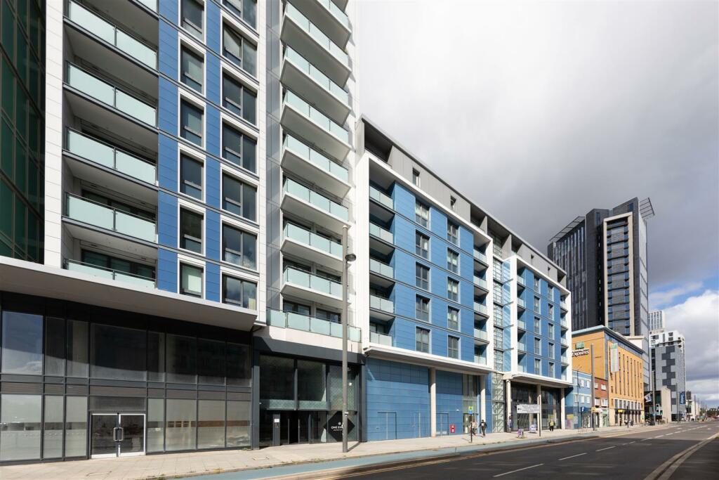 Apollo Court E15