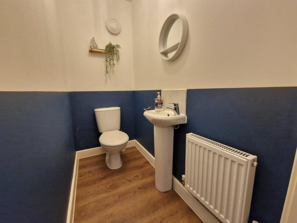 Cloakroom/Wc