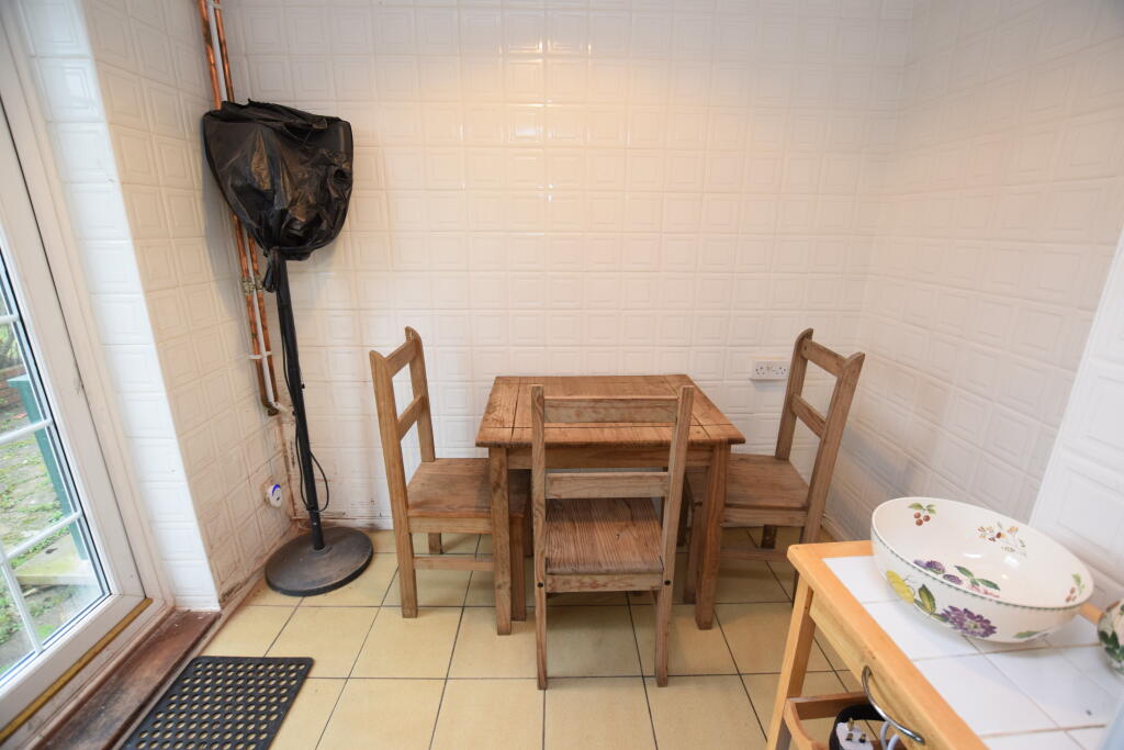 breakfast room