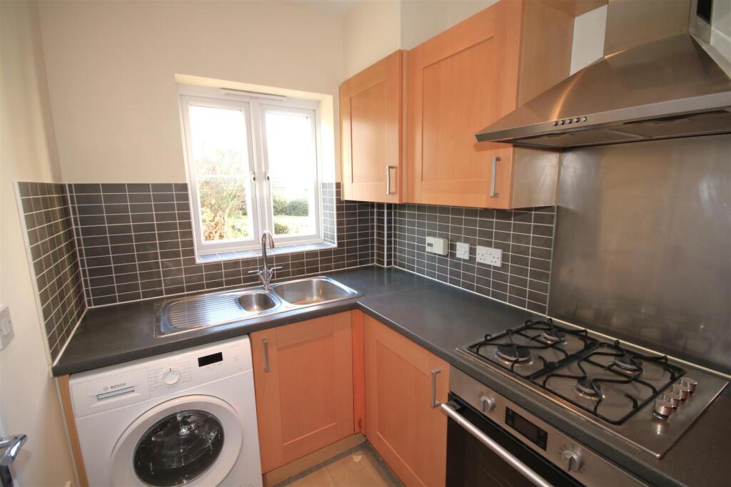Kitchen b.JPG