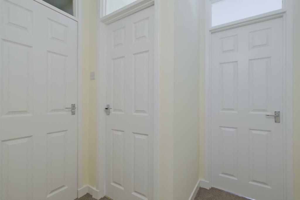 016-8 Lawhill Rd Law ML8 5JQ.jpg