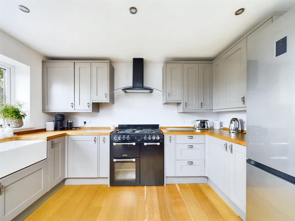 OPEN PLAN LIVING/ KITCHEN/ DINING AREA
