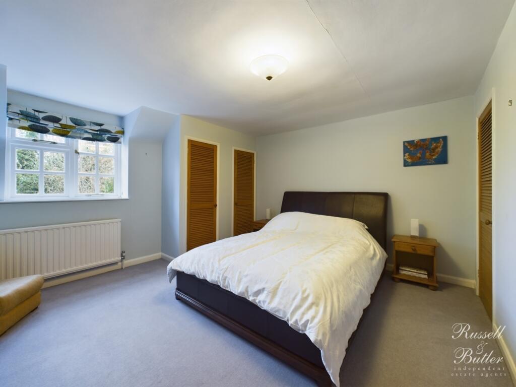 CAM02127G0-PR0228-STILL031