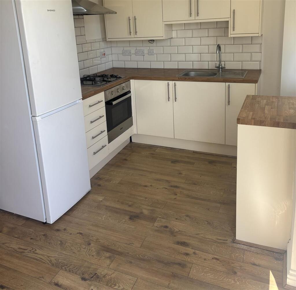 51M 5 - Kitchen 2.jpg