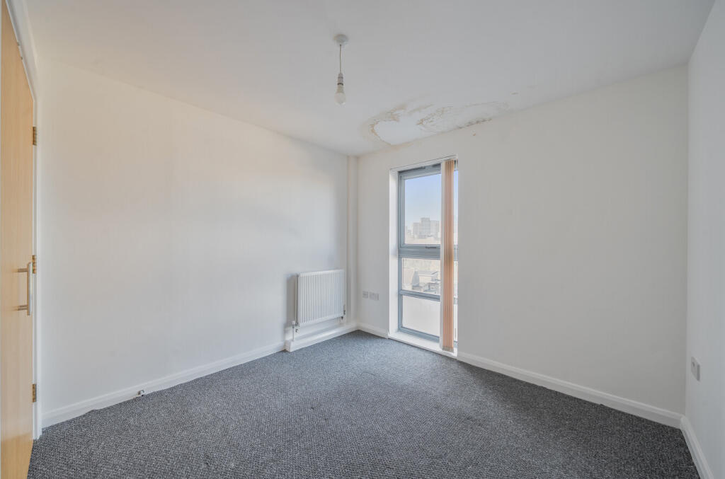 1388085-10-6935f0...