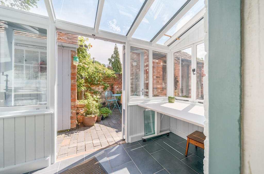 1326456-9-687e2e2...