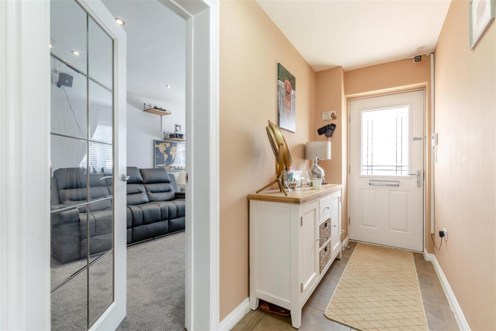 8660037-interior22.jpg