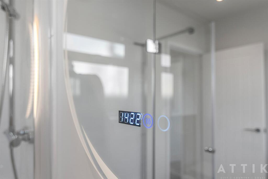 1 Prince Andrews Close, Norwich, NR66XH (13).jpg