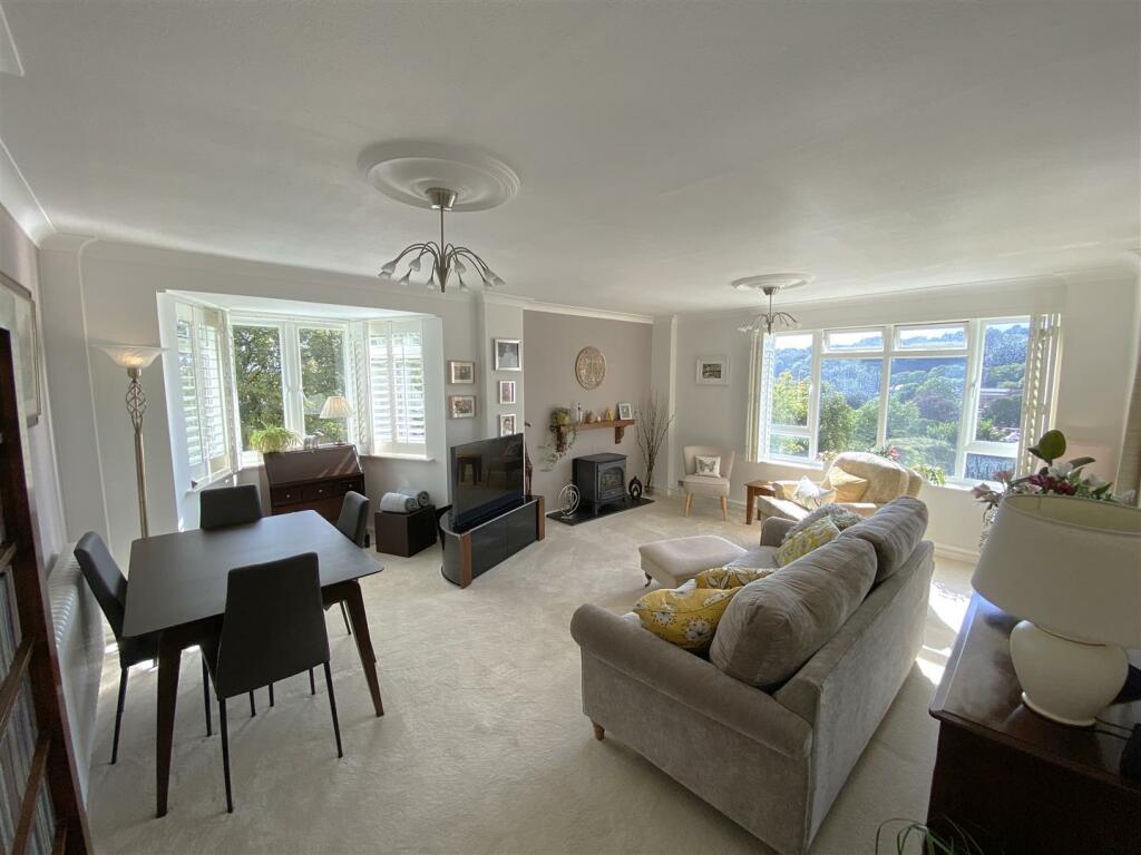 Living Room.jpg