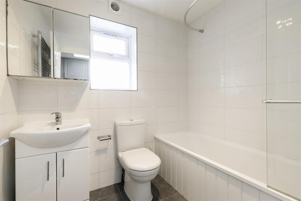 34 Hale Grove Gardens -18.jpg