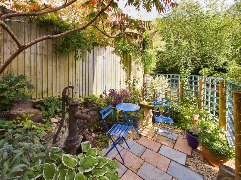 Side garden