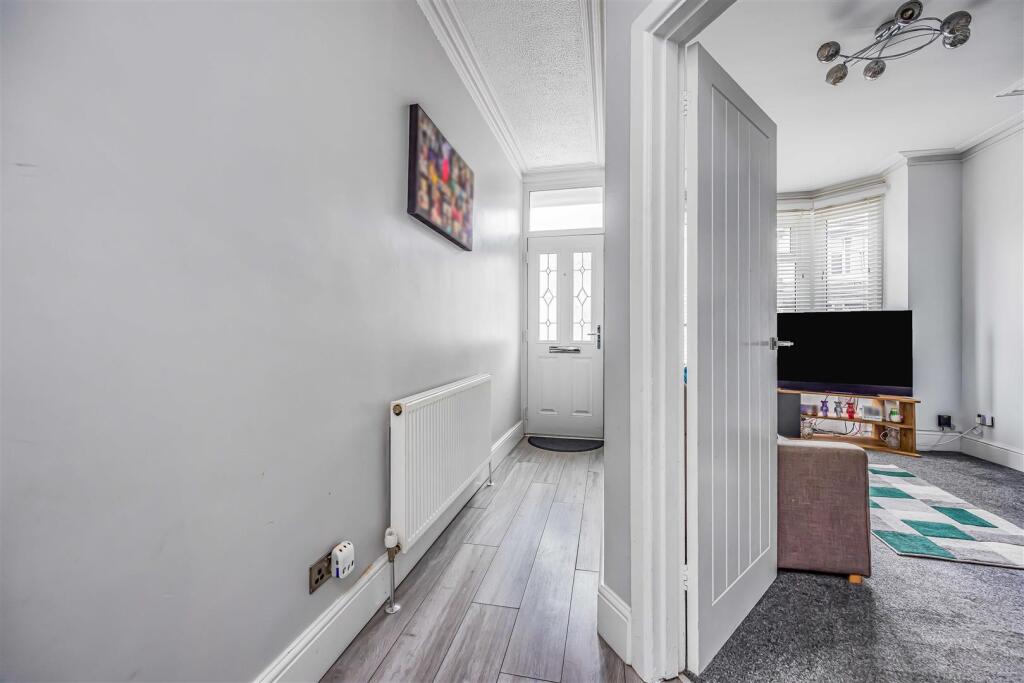 8 Wallington Road, Copnor-Small-PorticoMarketing-S