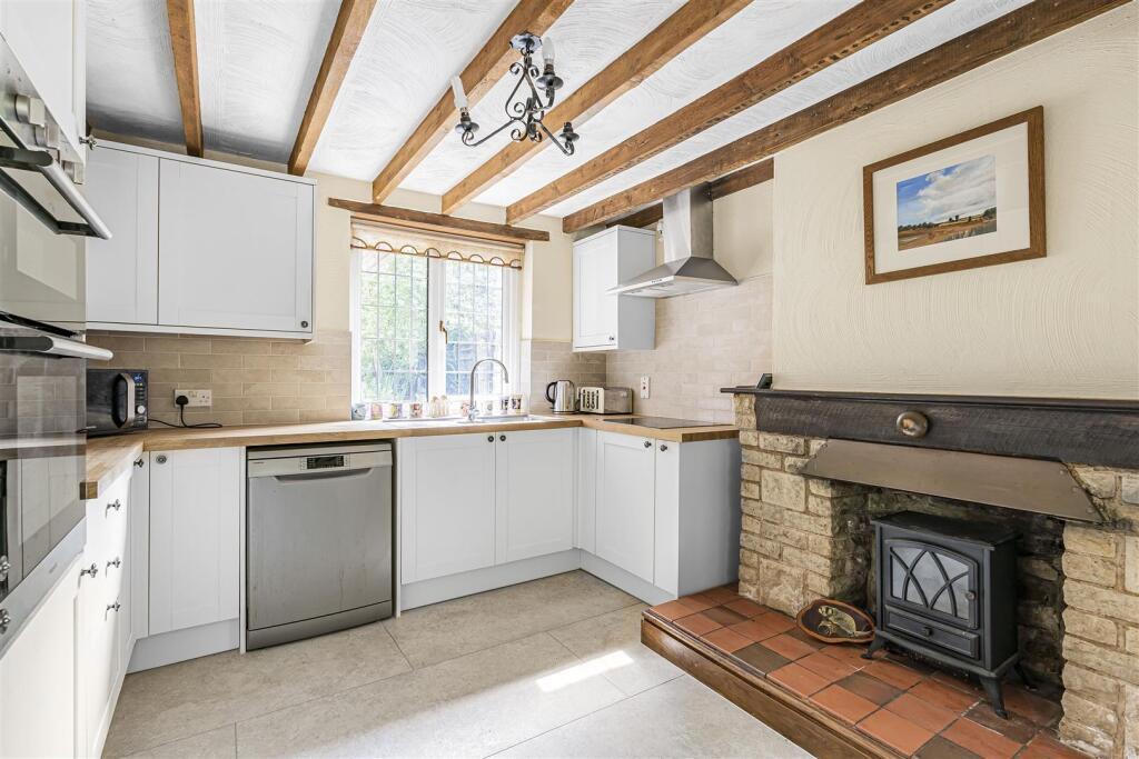 Vale Cottage, 4 Butchers Lane, Pattishall (3).JPG