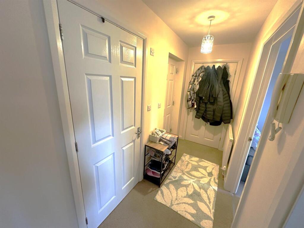 Hallway.jpg