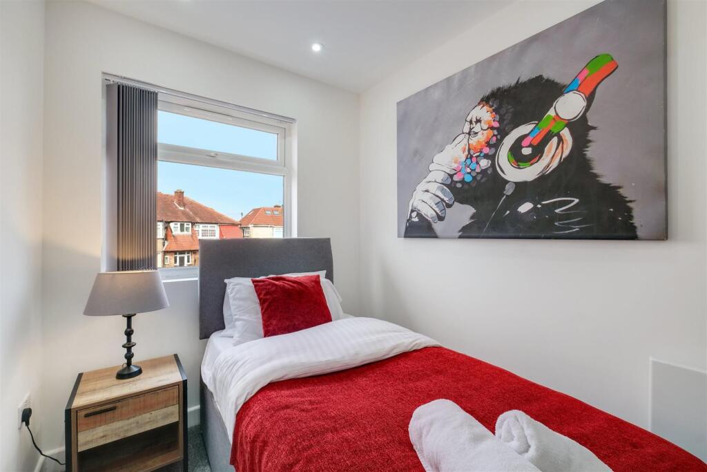 360 TW3 Ellerdine Rd 207-A-05.jpg