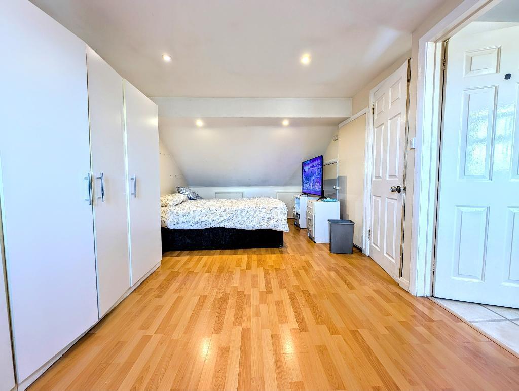 Bedroom loft extension