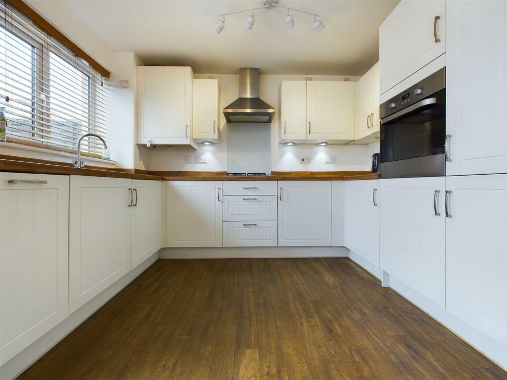 CAM02319G0-PR0118-ST