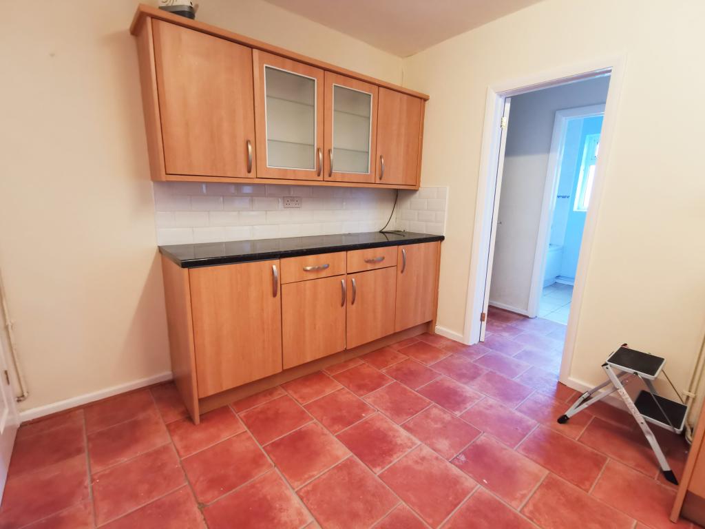 Kitchen 2 (2)