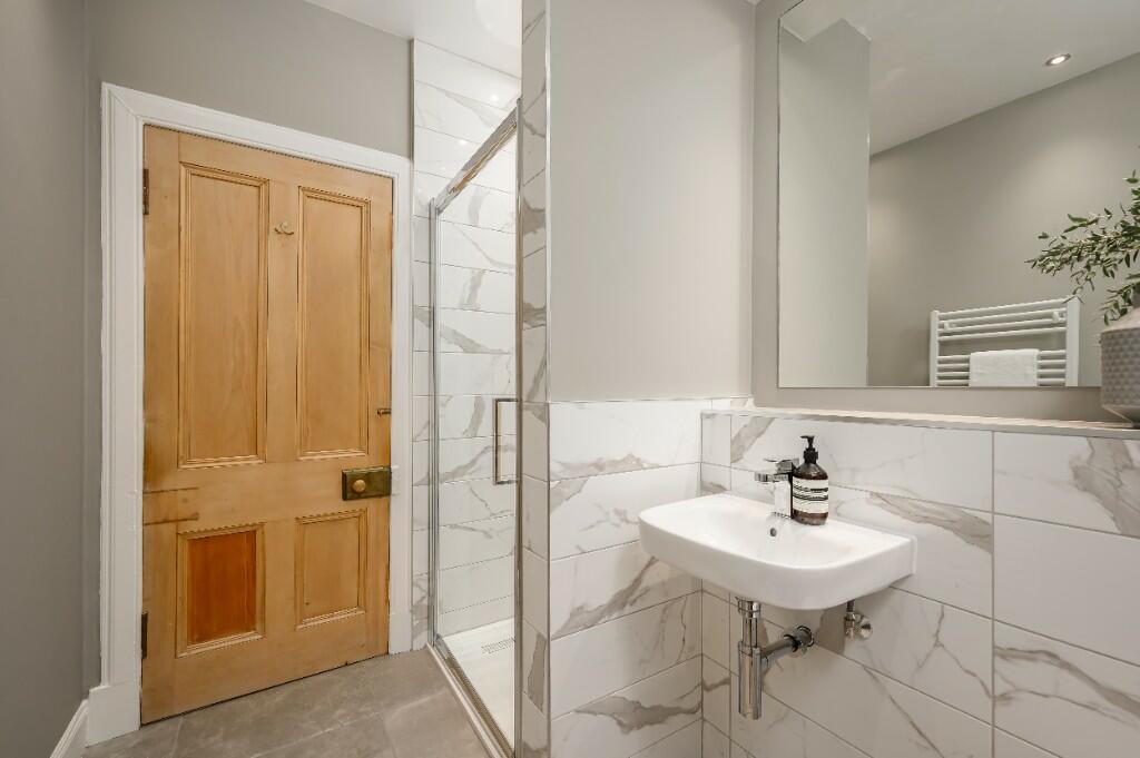 Shower room 2