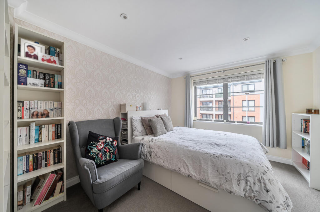 1361926-7-68dcf66...