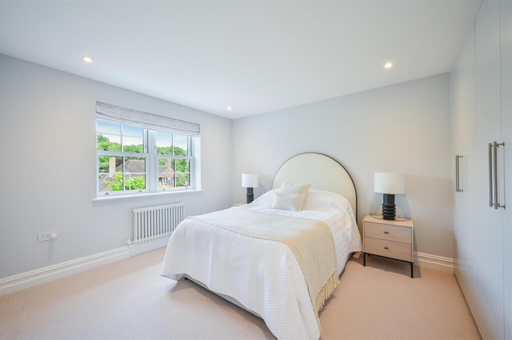 GREEN CURVE, 20- (17).jpg