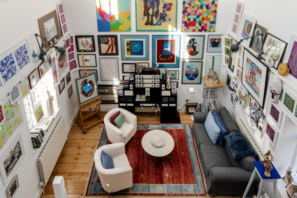 264421 - INIGO_GEORGE ST-136.jpg