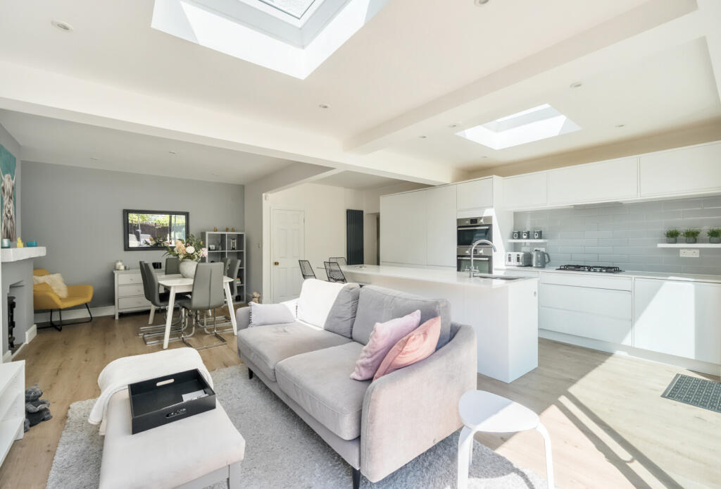 12-1318833-12-686...