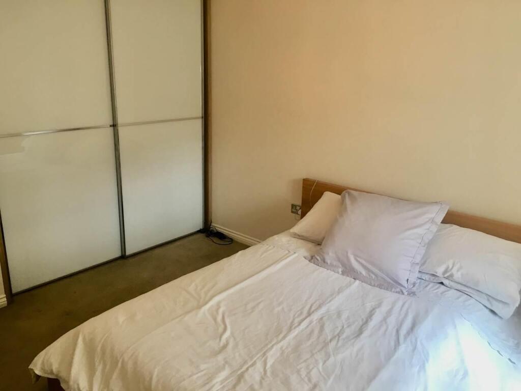 Bedroom.JPG