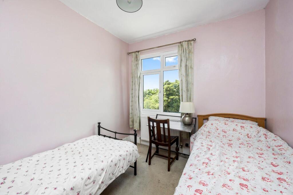 Hangleton Road 6 BEDROOM 4.jpeg