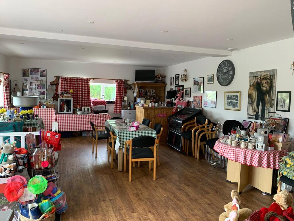 B&amp;b Dining Area