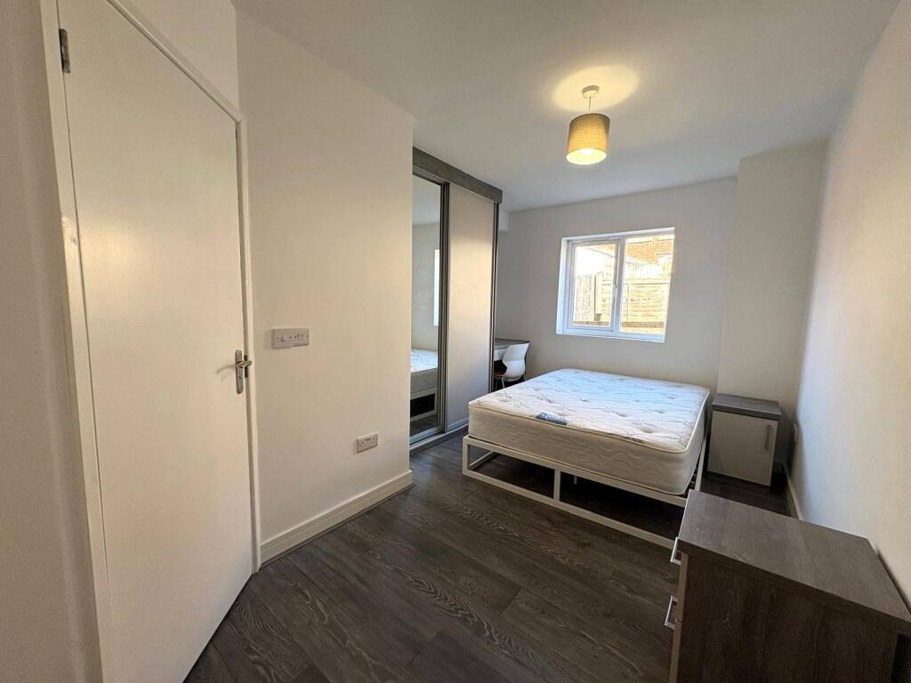 Room 5, 6 Humphrey Street