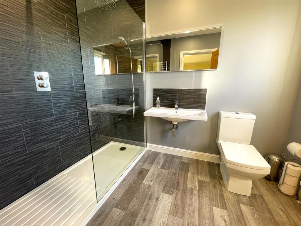 Bedroom One En-Suite