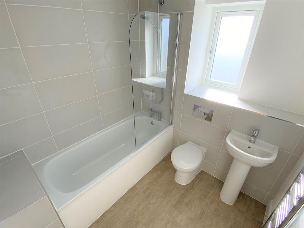 3 Harriet House Bathroom