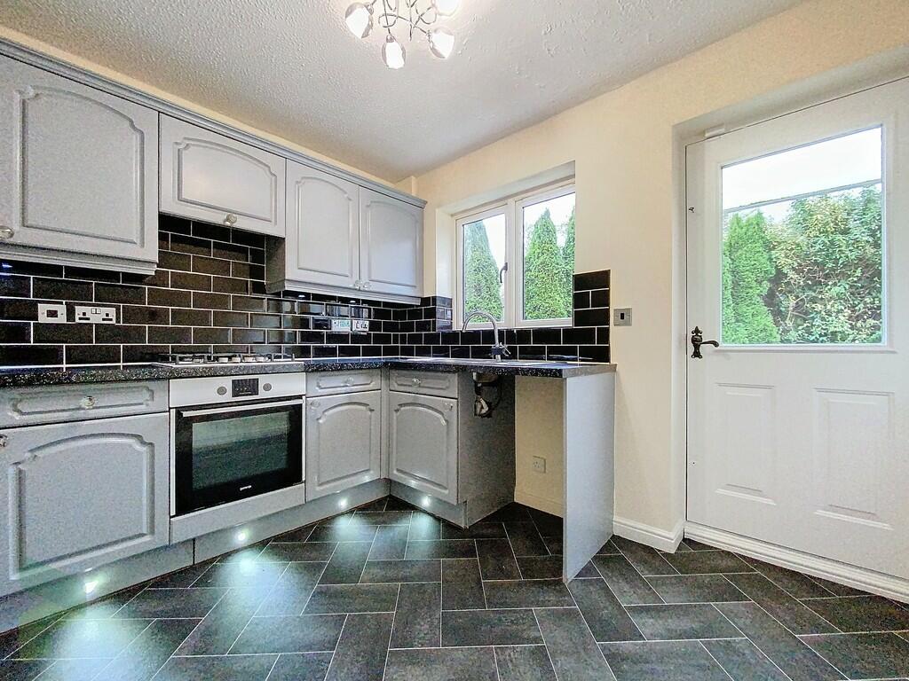 aintree_00016_6ba...