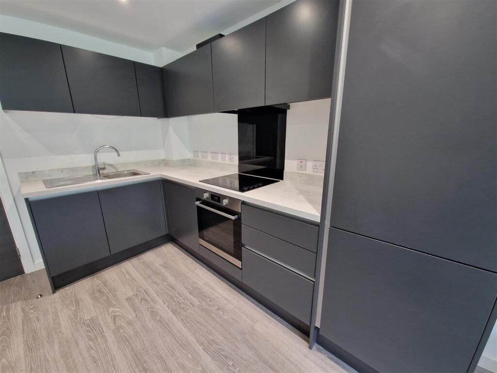 Open Plan Living Room/Dining Area/Kitchen