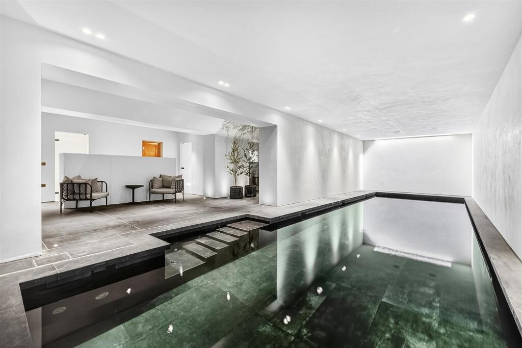 POOL.jpg