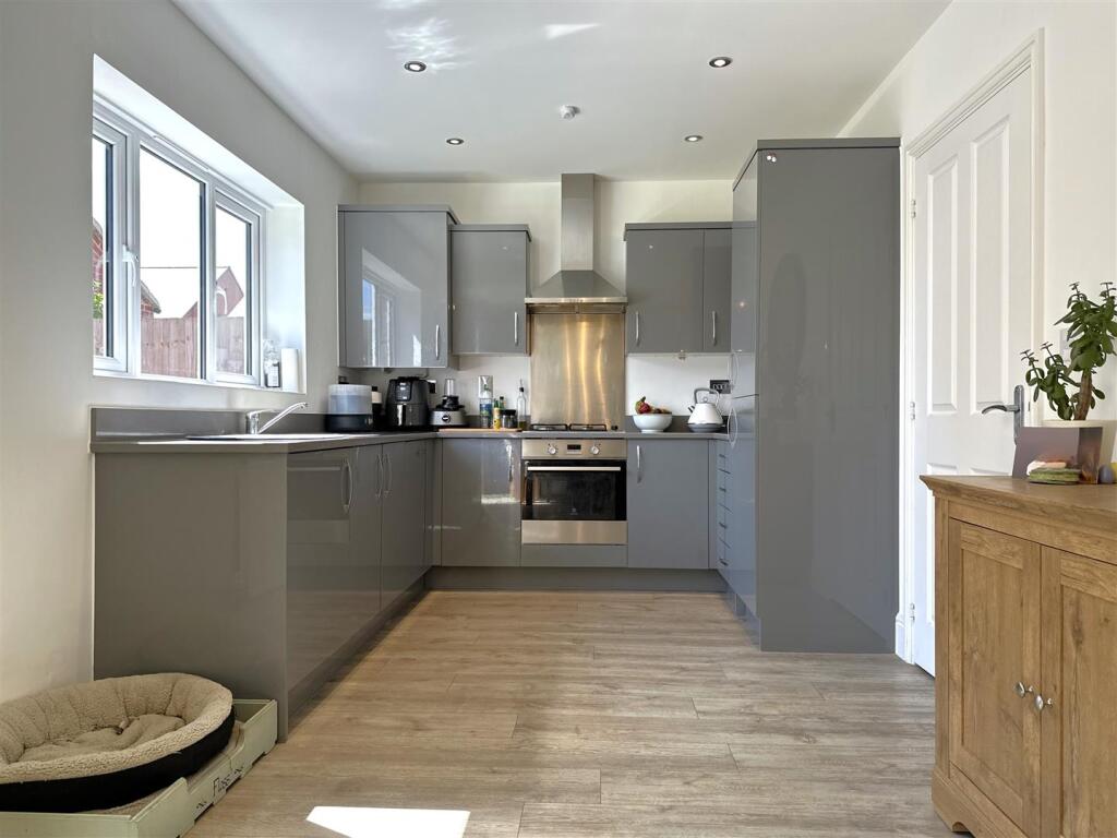 Stylish Modern Kitchen 905