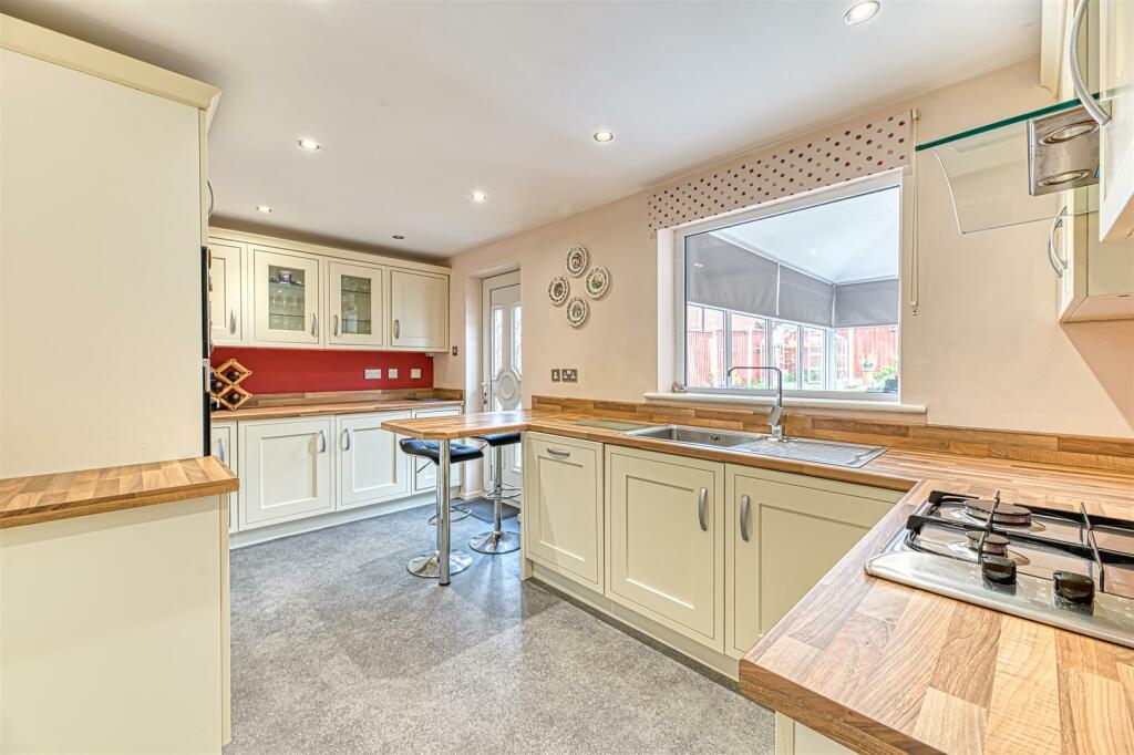 Kitchen/Breakfast Room