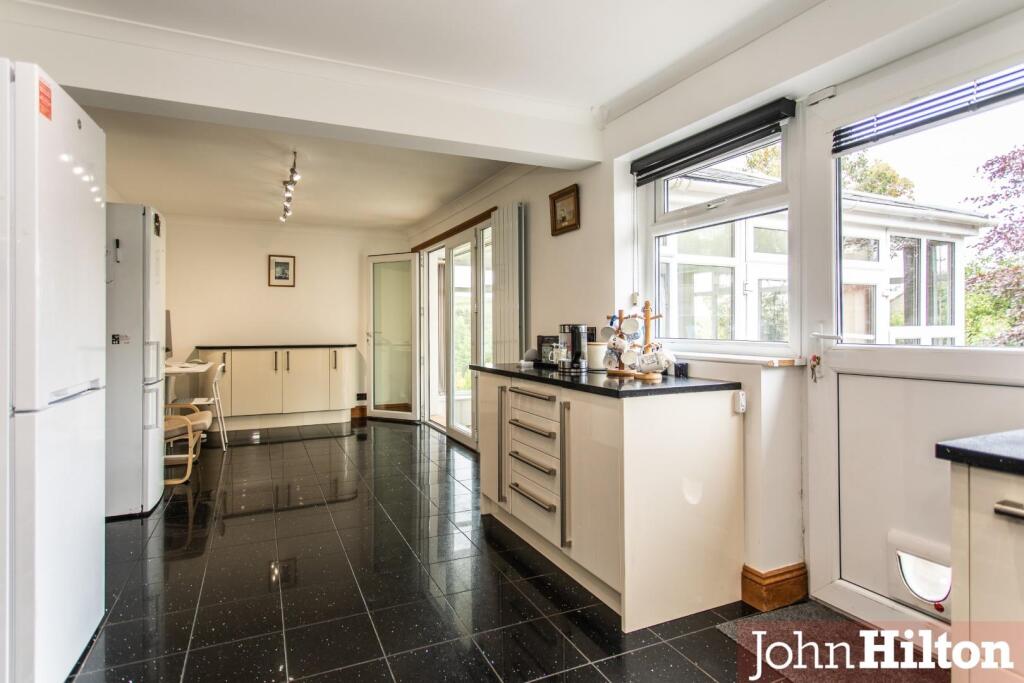 Burnham Close37.jpg