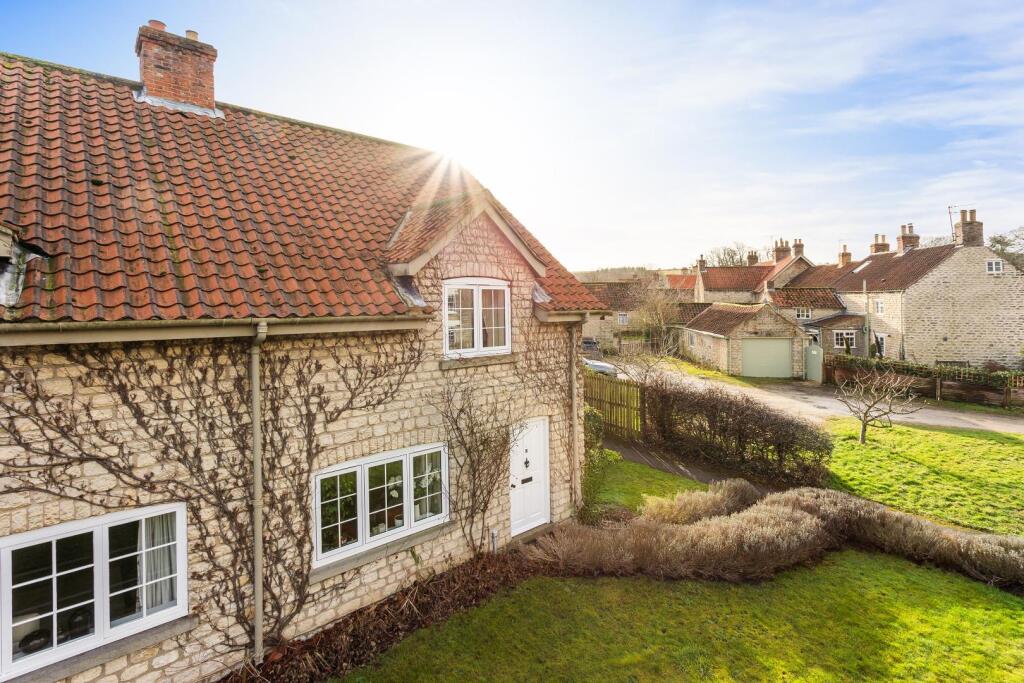 8 Hall Farm Cottage-21.jpg