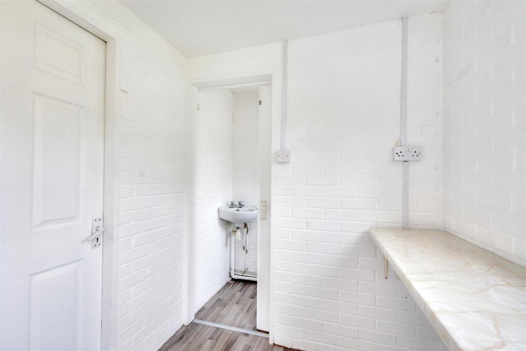 Utility Room_3.jpeg