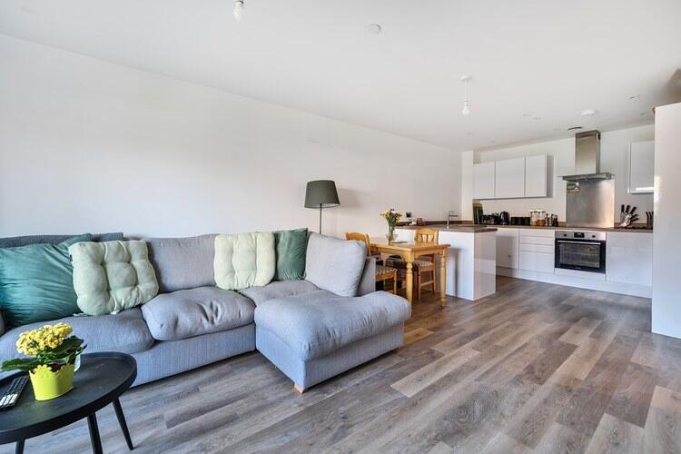 10 681e0a6a8561b 1285932 ARW 10