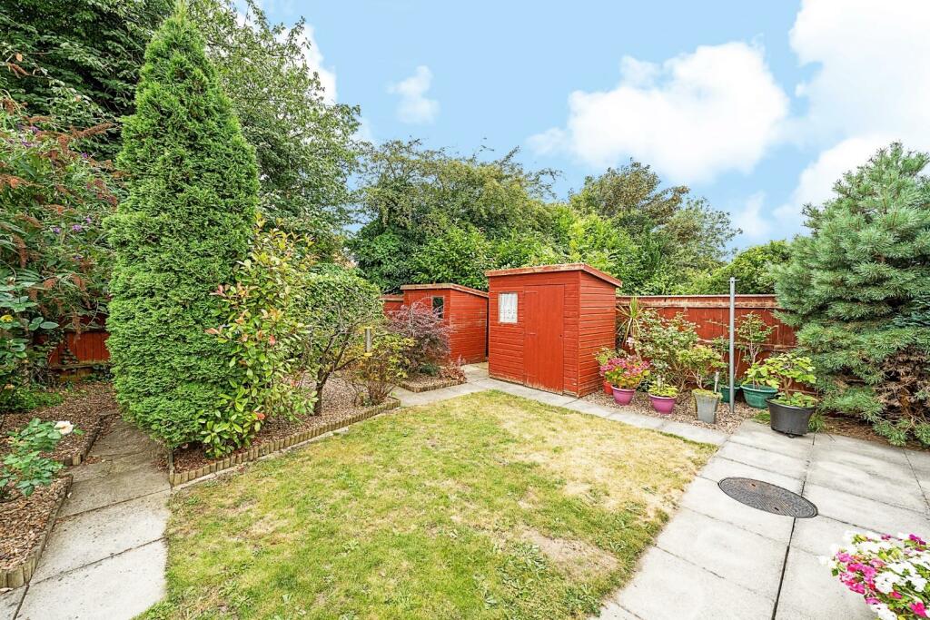 REAR GARDEN.jpg