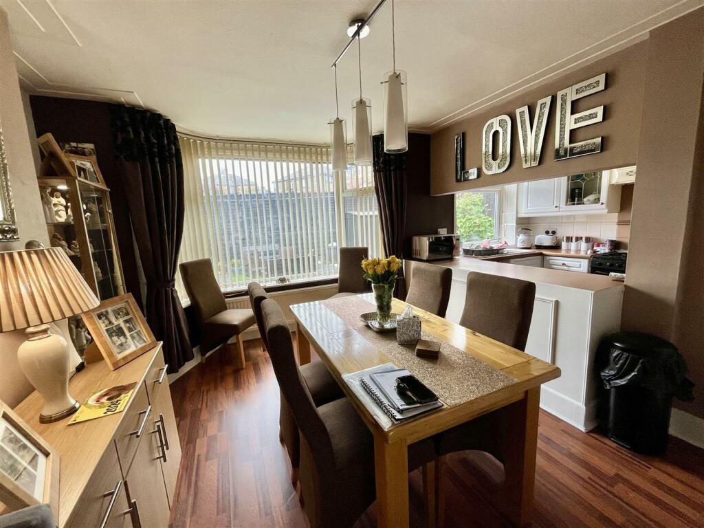 Bramleys Estate Agents - Court Lane - Elland (7).j