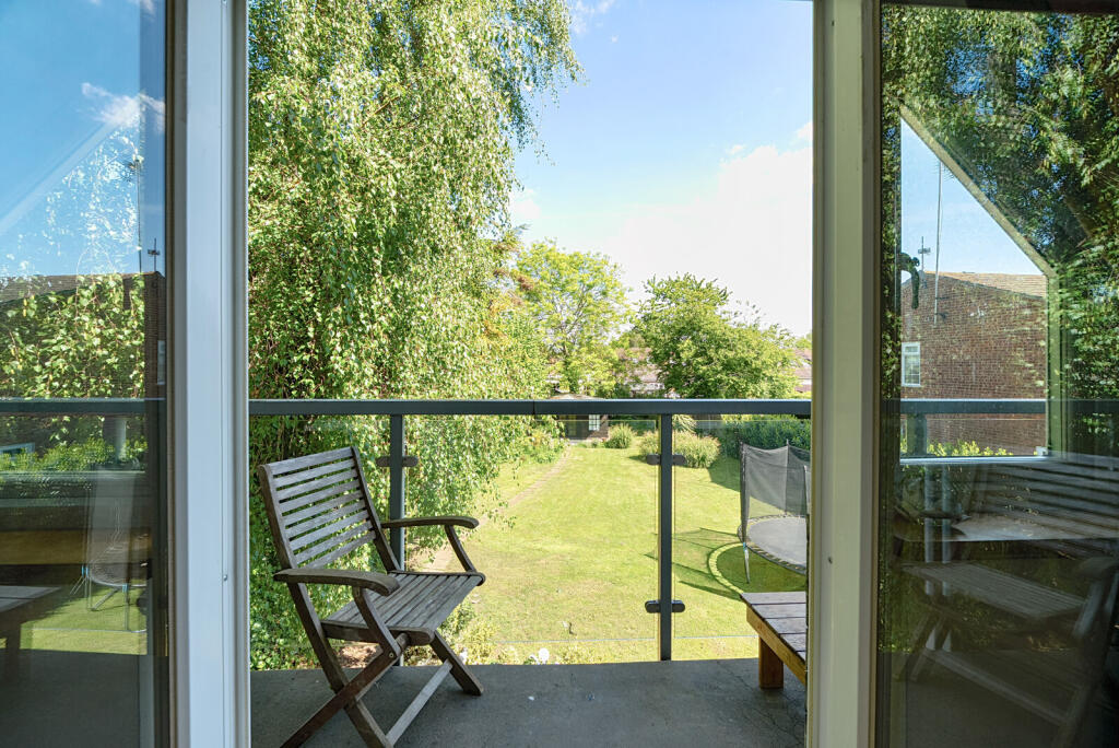 17-681b425dc2329-...