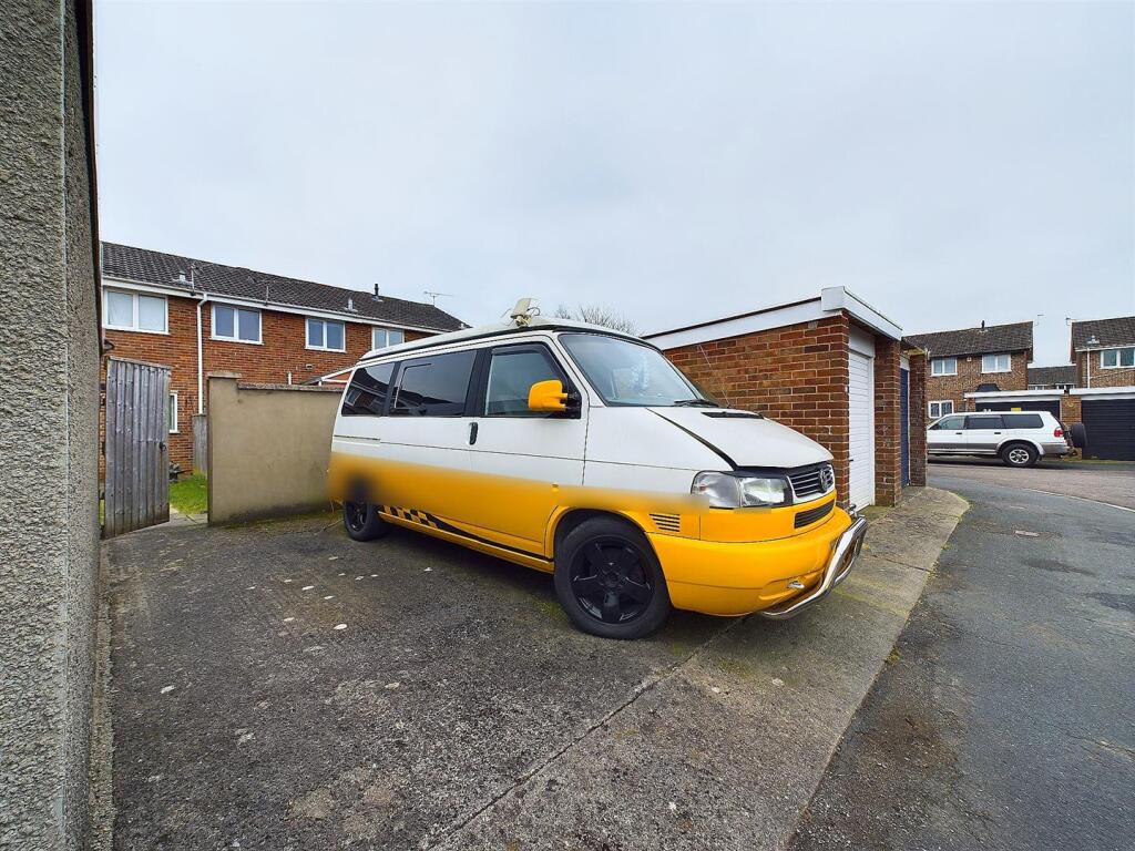12  - Two-Bed Terraced House In Yate Form Modernis