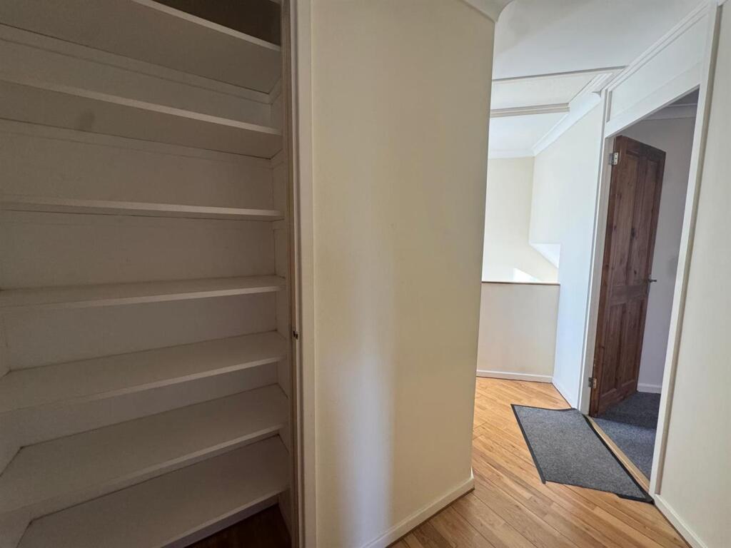 Landing storage 2