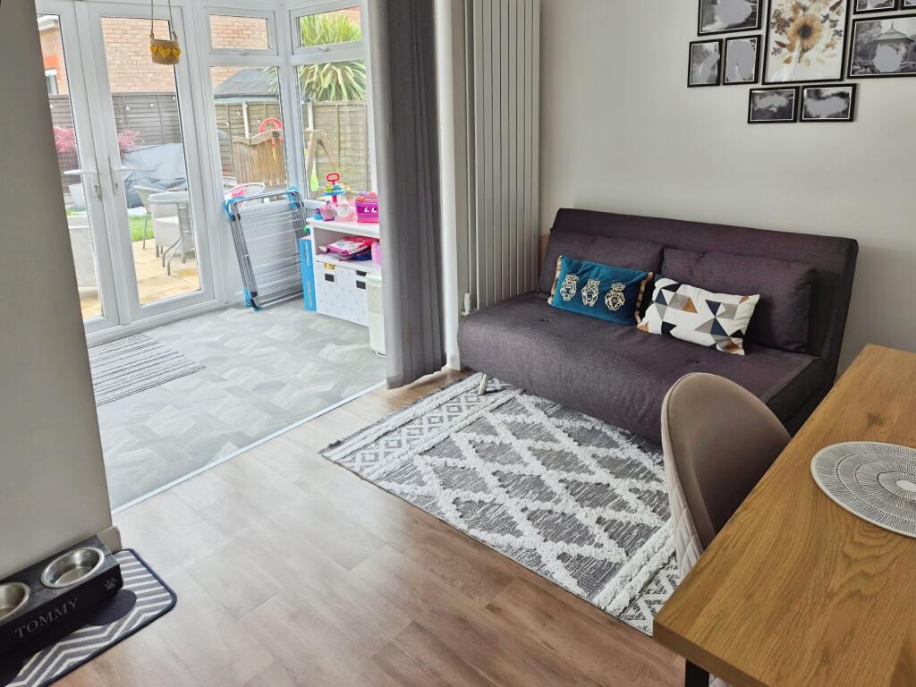 B468c84b-Dining 20Area