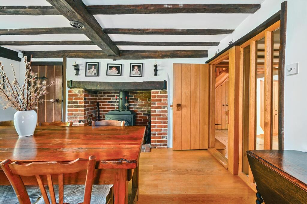 Tickham Cottage ME90HS (12).jpg